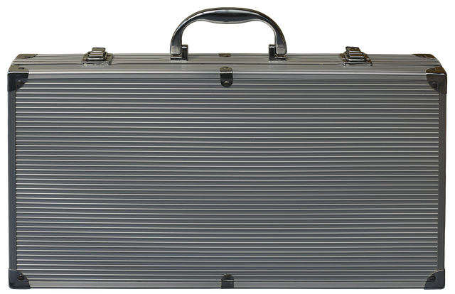 Pouzdra mají různou velikost. 